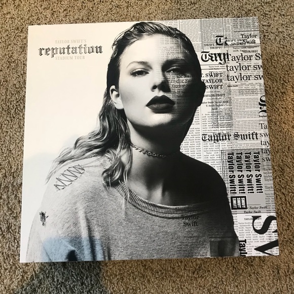 taylor swift reputation tour vip box taylor swift accessories vip reputation box poshmark taylor swift reputation tour vip box taylor swift accessories vip reputation box poshmark